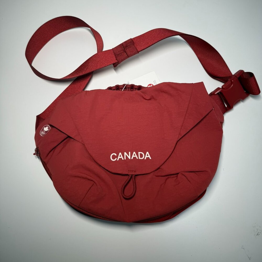 Lululemon Team Canada Olympic Curved Crossbody Bag 3L